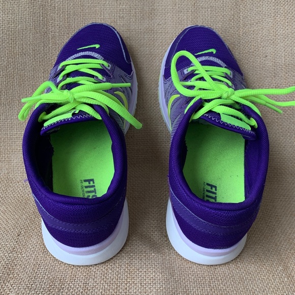Nike Flex Supreme TR2 in purple/volt - Picture 2 of 5